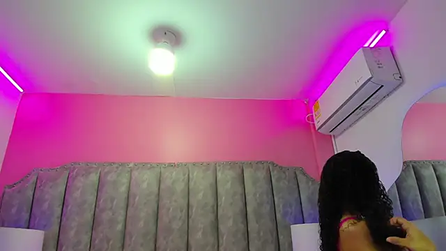 CoralHarmon online show from 02/05/25, 01:33