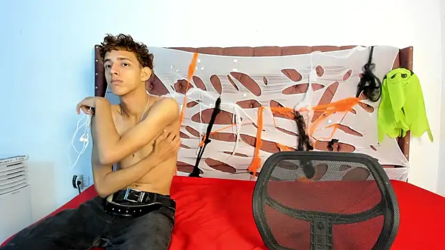 smiths couple online show from 10/23/25, 01:10