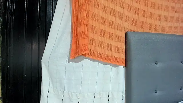 angela nix online show from 10/26/25, 03:18