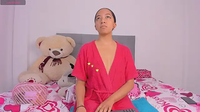 NAHOMI MILLER online show from 01/04/25, 10:24