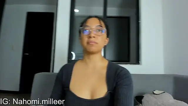 NAHOMI MILLER online show from 12/18/25, 02:49