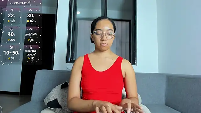 NAHOMI MILLER online show from 12/04/25, 09:58