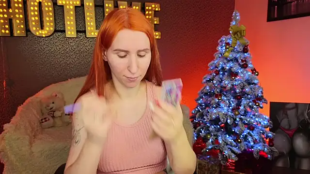 Snapshot of AliceBYKiss chatting on 12/23/24, 12:19 AliceBYKiss online show from 12/23/24, 12:19