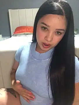 Snapshot of Julieta_333 chatting on 09/13/25, 12:43 Julieta 333 online show from 09/13/25, 12:43