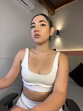 AniiRose online show from 11/15/25, 07:07