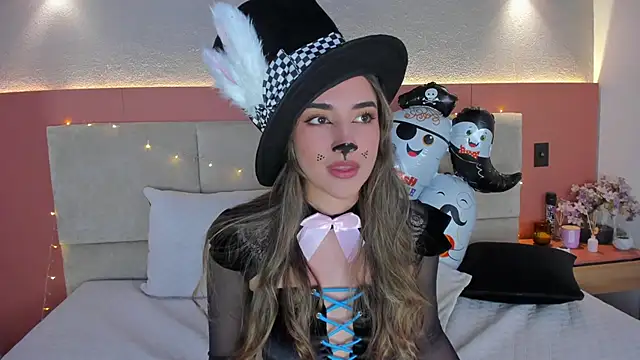 AniiRose online show from 10/31/25, 08:05