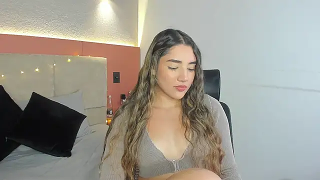 AniiRose online show from 11/17/25, 12:03