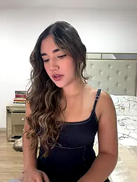 AniiRose online show from 11/28/25, 12:33