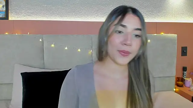 AniiRose online show from 11/30/25, 09:37