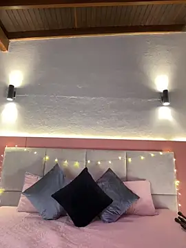 AniiRose online show from 09/12/25, 12:44