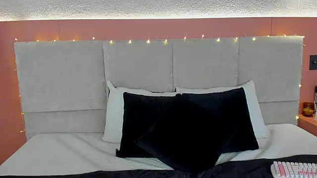 AniiRose online show from 12/05/25, 01:27