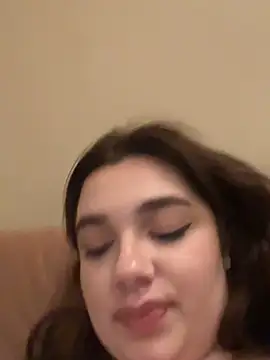 Snapshot of Dreamy_Kitty chatting on 01/14/25, 08:37 Dreamy Kitty online show from 01/14/25, 08:37