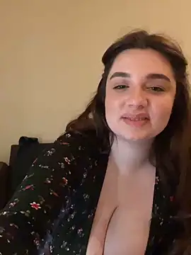 Snapshot of Dreamy_Kitty chatting on 02/17/25, 04:28 Dreamy Kitty online show from 02/17/25, 04:28