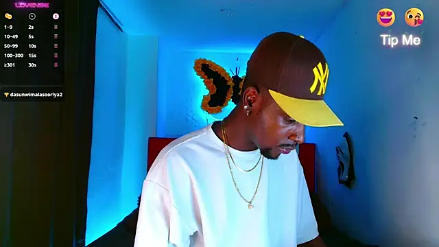 Snapshot of Aroonpapisex chatting on 02/20/26, 06:26 Aroonpapisex online show from 02/20/26, 06:26