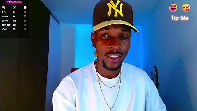 Snapshot of Aroonpapisex chatting on 02/20/26, 03:14 Aroonpapisex online show from 02/20/26, 03:14