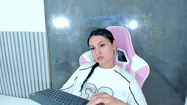 lana boomer online show from 10/03/25, 08:21