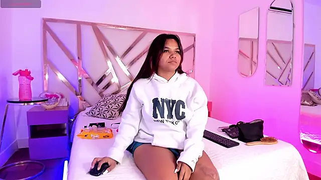 Carolina Evanss online show from 03/11/25, 03:58