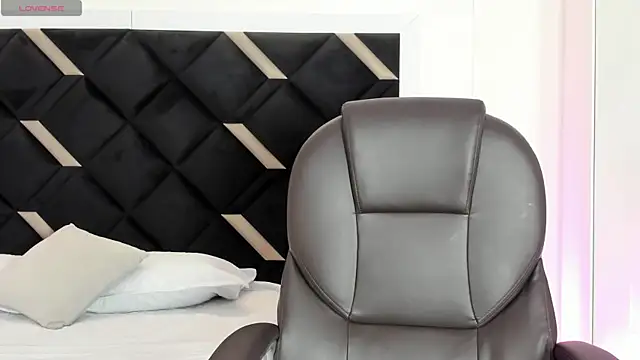 Carolina Evanss online show from 04/02/26, 03:57