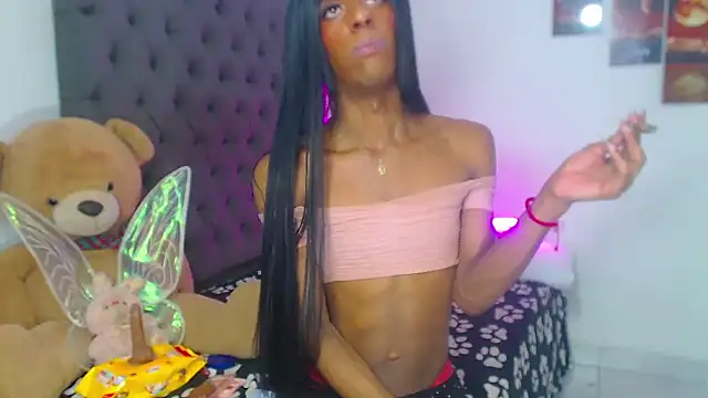 lucianadolll online show from 12/05/25, 07:23