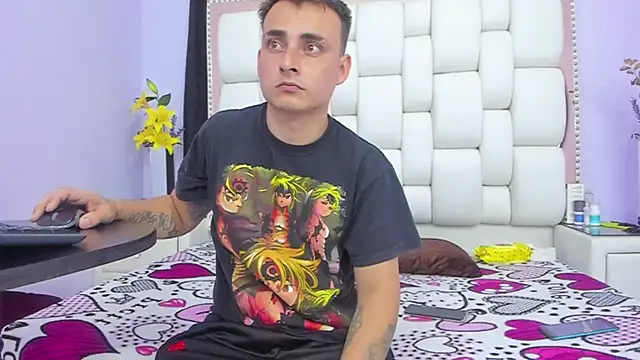 Salome Moonn online show from 10/28/25, 02:34