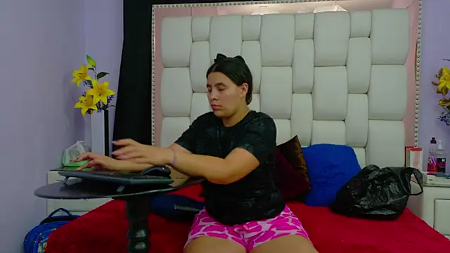 Salome Moonn online show from 11/27/25, 02:01