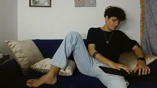Themilow online show from 02/10/25, 04:19