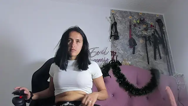 Snapshot of Evil_sammy chatting on 01/05/26, 05:49 Evil sammy online show from 01/05/26, 05:49