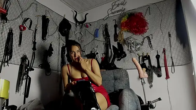 Snapshot of Evil_sammy chatting on 02/23/26, 10:32 Evil sammy online show from 02/23/26, 10:32