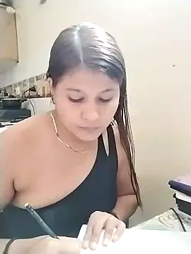 Snapshot of Stylevoluptuousvycky chatting on 01/26/25, 08:13 Stylevoluptuousvycky online show from 01/26/25, 08:13