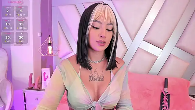 MadissonRey online show from 09/26/25, 01:40