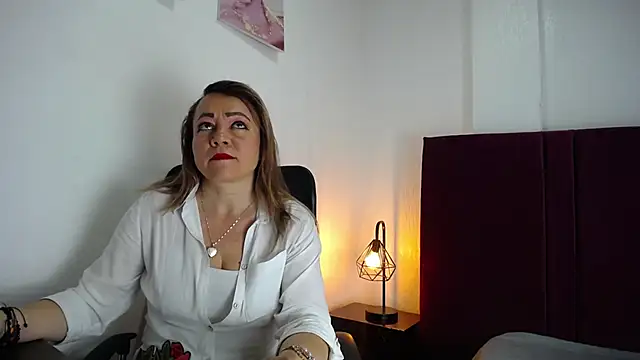 Snapshot of Lupiita223 chatting on 02/27/25, 12:45 Lupiita223 online show from 02/27/25, 12:45