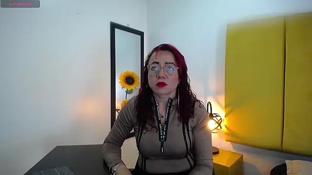 Snapshot of Lupiita223 chatting on 09/18/25, 01:03 Lupiita223 online show from 09/18/25, 01:03