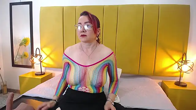 Lupiita223 online show from 12/04/25, 01:10