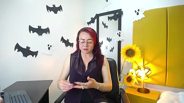 Lupiita223 online show from 10/28/25, 01:10