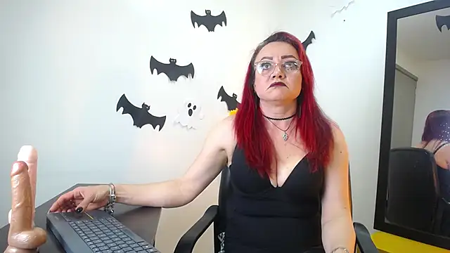 Lupiita223 online show from 10/31/25, 12:57