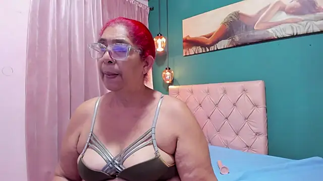 Snapshot of renata_milf_ chatting on 12/19/25, 12:07 renata milf online show from 12/19/25, 12:07