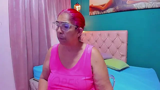 Snapshot of renata_milf_ chatting on 01/11/26, 11:17 renata milf online show from 01/11/26, 11:17