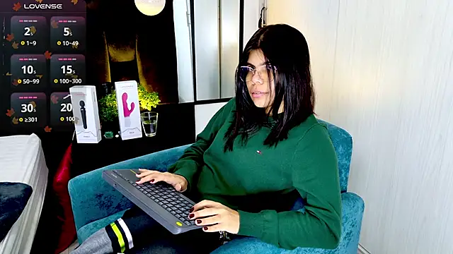 cutehanna1 online show from 09/29/25, 11:54