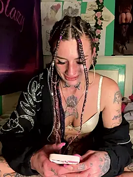 BlazyKitsune- online show from 01/08/26, 06:14