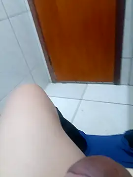 Snapshot of Salvatore8965 chatting on 01/10/25, 04:30 Salvatore8965 online show from 01/10/25, 04:30