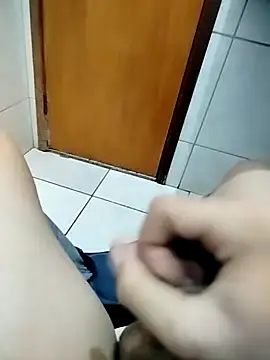 Snapshot of Salvatore8965 chatting on 12/11/24, 06:09 Salvatore8965 online show from 12/11/24, 06:09