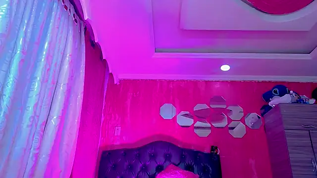 TiffanyMackensyy online show from 03/18/26, 01:42