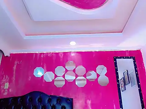 Snapshot of TiffanyMackensyy chatting on 09/09/25, 05:17 TiffanyMackensyy online show from 09/09/25, 05:17