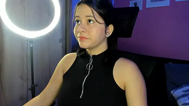 Snapshot of agnes_213 chatting on 11/14/25, 01:15 agnes 213 online show from 11/14/25, 01:15