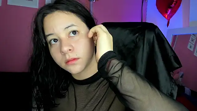 Snapshot of agnes_213 chatting on 10/17/25, 02:19 agnes 213 online show from 10/17/25, 02:19