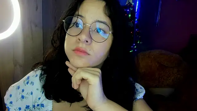 Snapshot of agnes_213 chatting on 12/04/25, 01:32 agnes 213 online show from 12/04/25, 01:32