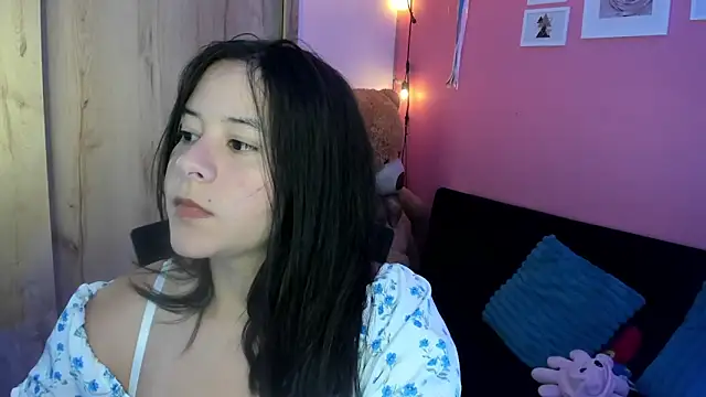 Snapshot of agnes_213 chatting on 11/09/25, 01:04 agnes 213 online show from 11/09/25, 01:04