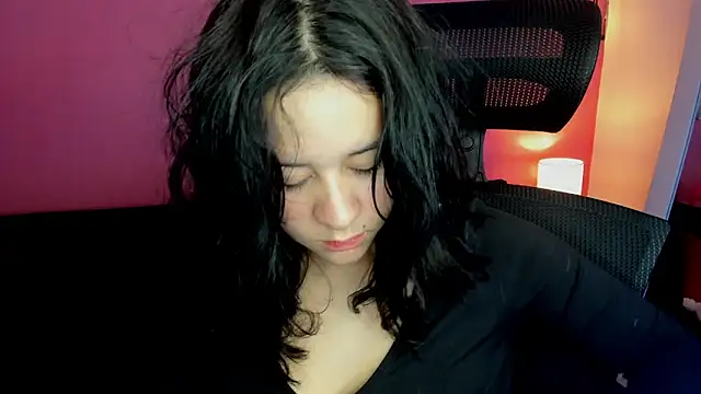 Snapshot of agnes_213 chatting on 10/15/25, 01:41 agnes 213 online show from 10/15/25, 01:41