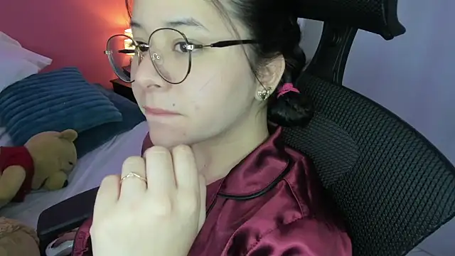 Snapshot of agnes_213 chatting on 09/22/25, 01:17 agnes 213 online show from 09/22/25, 01:17