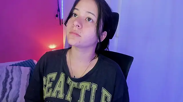 Snapshot of agnes_213 chatting on 09/19/25, 01:15 agnes 213 online show from 09/19/25, 01:15